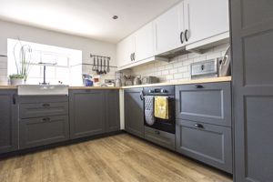 Kitchen- click for photo gallery